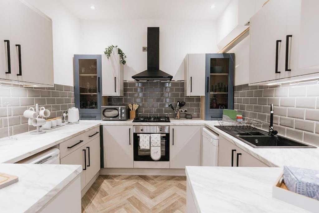 Grove House No.07 - Luxury Apartment Close To The Llandudno Beach Экстерьер фото